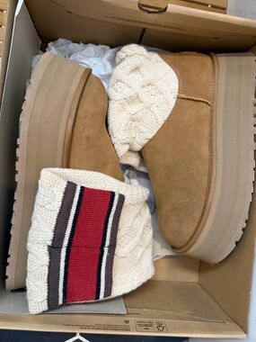 UGG Classic Sweater Letter Boot - Chestnut & Cream